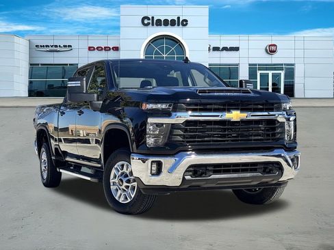 Used 2025 Chevrolet Silverado 2500 LT w/ Convenience Package AWD/4WD image 1
