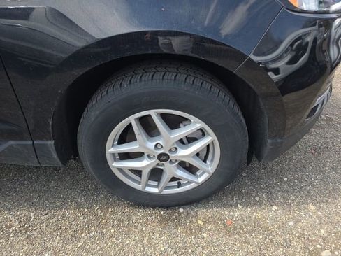 Used 2024 Ford Edge SEL image 2