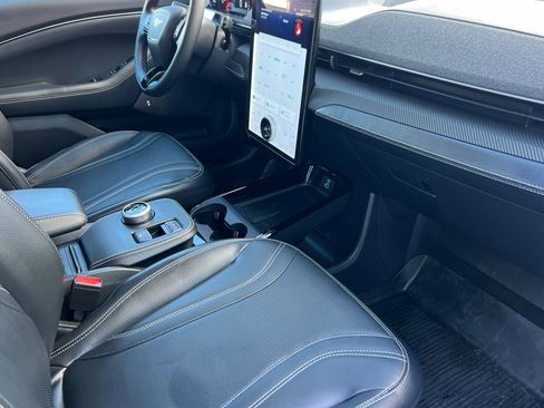 Used 2023 Ford Mustang Mach-E Premium image 16