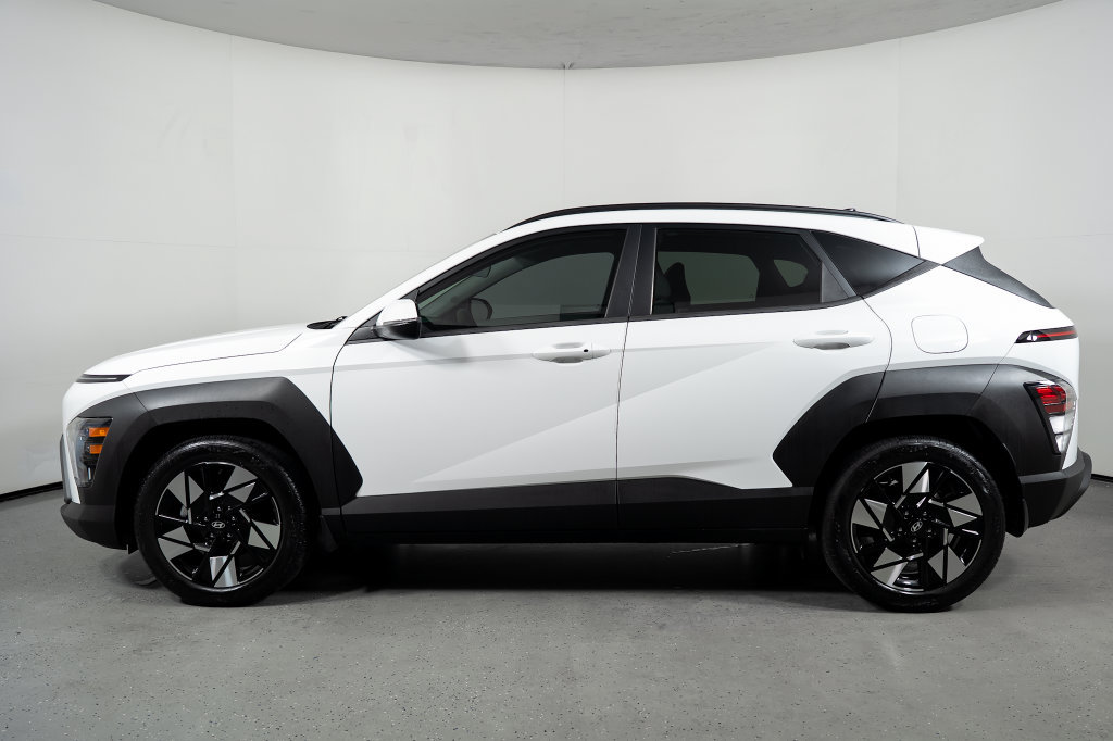 Used 2024 Hyundai Kona SEL FWD image 11