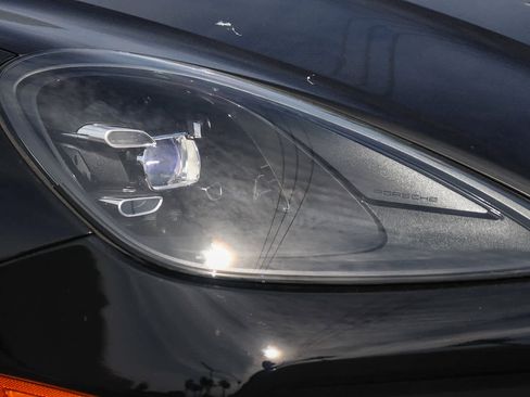 Used 2021 Porsche Cayenne w/ Driver Memory Package image 4