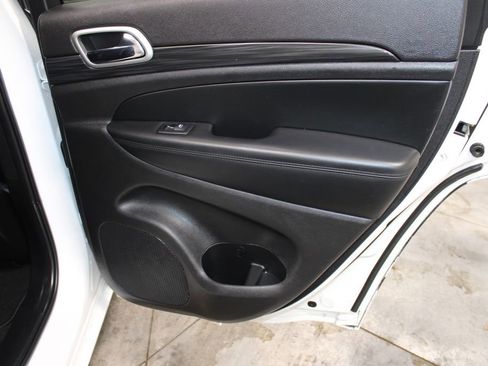 Used 2022 Jeep Grand Cherokee Laredo X image 27