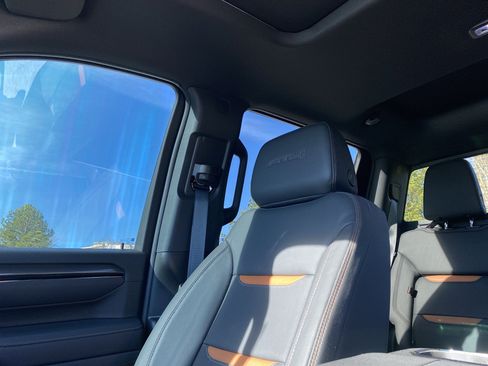 Used 2025 GMC Sierra 2500 AT4 w/ AT4 Premium Plus Package image 15