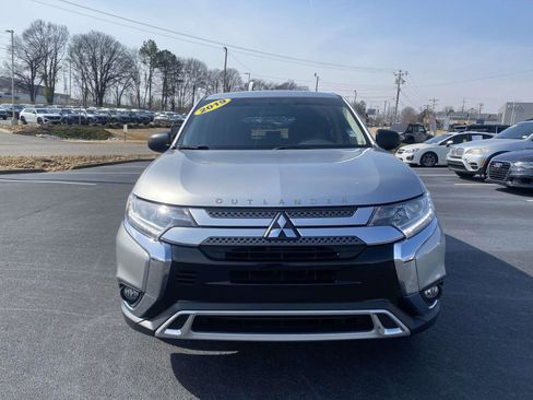Used 2019 Mitsubishi Outlander ES image 2