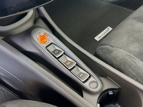 Used 2025 McLaren Artura Spider RWD image 14