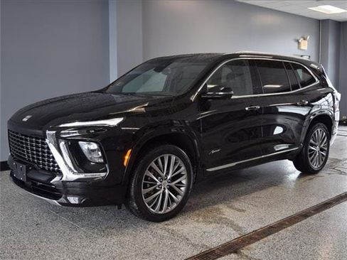Used 2025 Buick Enclave Avenir w/ Trailering Package, 5000 lbs. image 4
