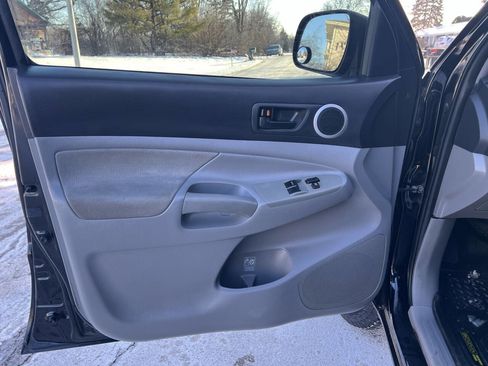 Used 2011 Toyota Tacoma Base 4x2 4dr Access Cab 6.1 ft w/ Convenience Pkg image 10