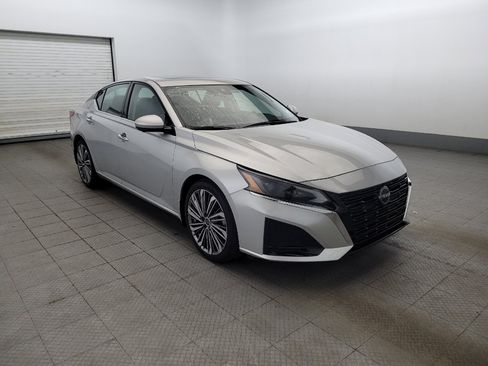 Used 2023 Nissan Altima 2.5 SL FWD image 13