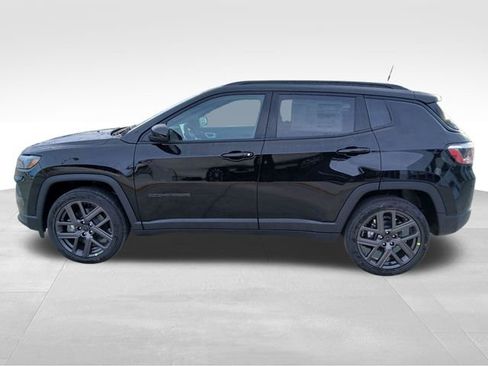 New 2026 Jeep Compass Latitude image 2