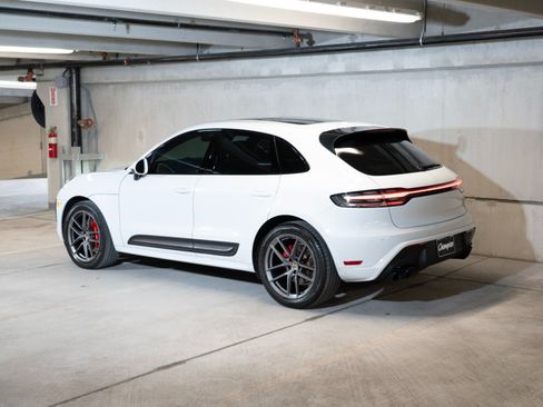 Certified 2022 Porsche Macan S AWD/4WD image 3