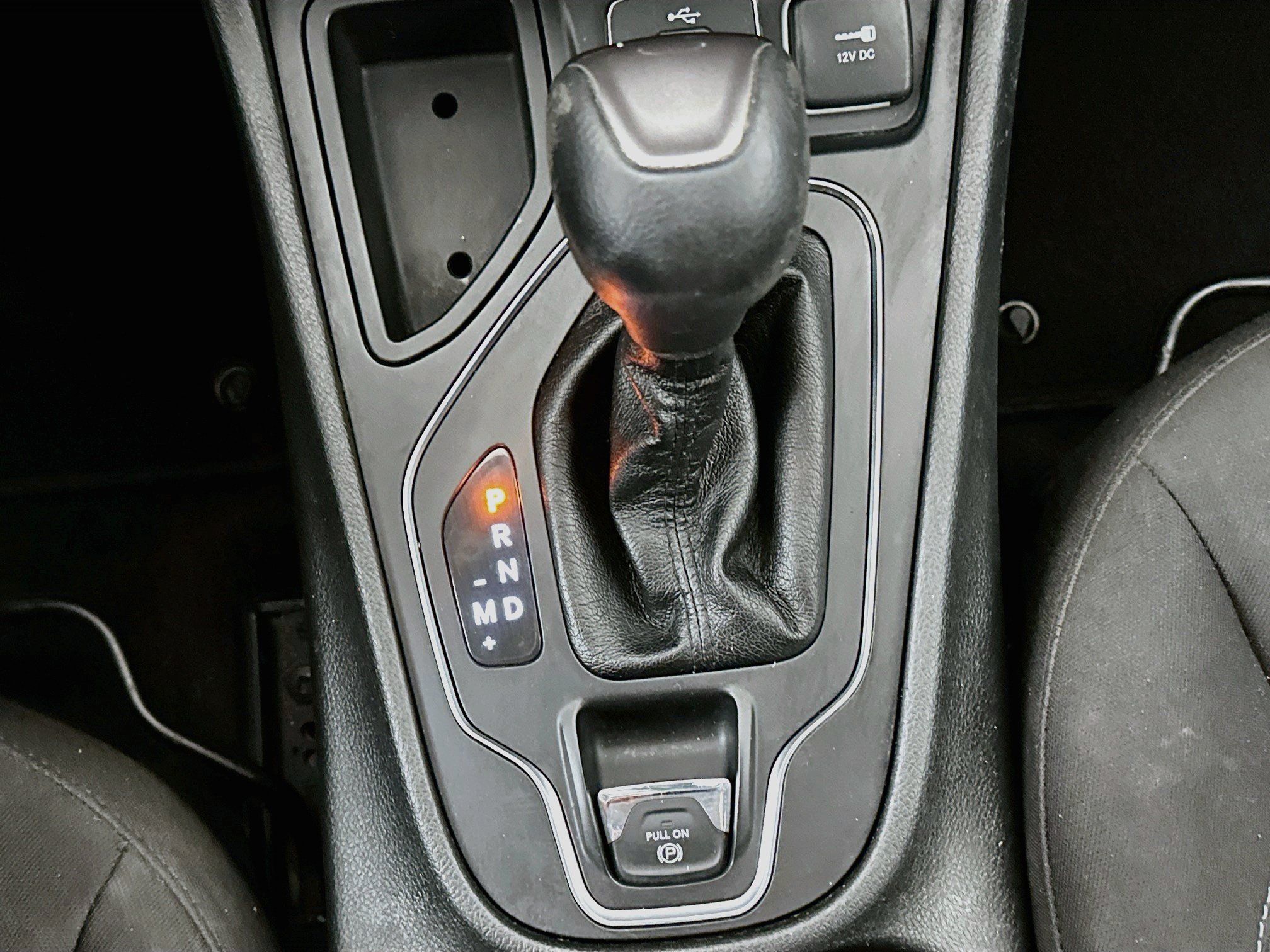 Used 2019 Jeep Cherokee Latitude w/ Popular Appearance Group FWD image 24