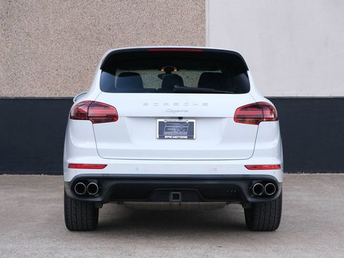 Used 2016 Porsche Cayenne image 16