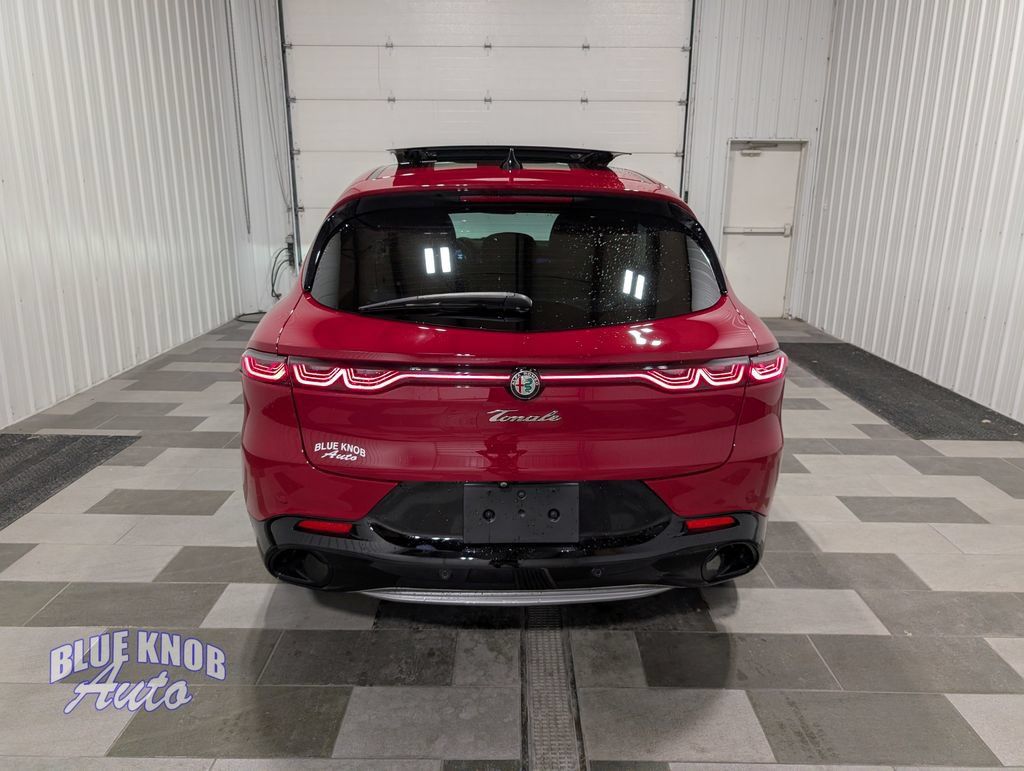 Used 2024 Alfa Romeo Tonale Ti AWD/4WD image 3