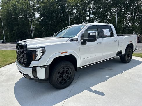 Used 2025 GMC Sierra 2500 Denali Ultimate AWD/4WD image 5