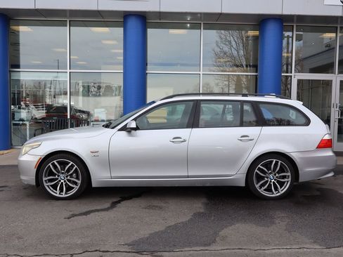 Used 2010 BMW 535i xDrive Wagon AWD/4WD image 2