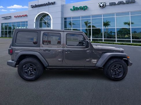 Used 2018 Jeep Wrangler Unlimited Sport image 8