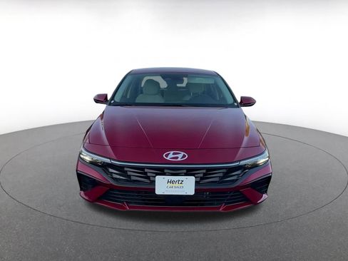 Used 2025 Hyundai Elantra Limited image 4