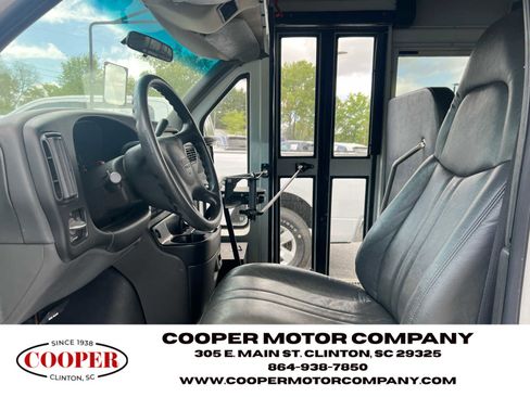 Used 2002 GMC Savana 3500 RWD image 12
