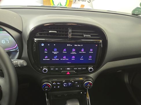 Used 2025 Kia Soul EX image 23