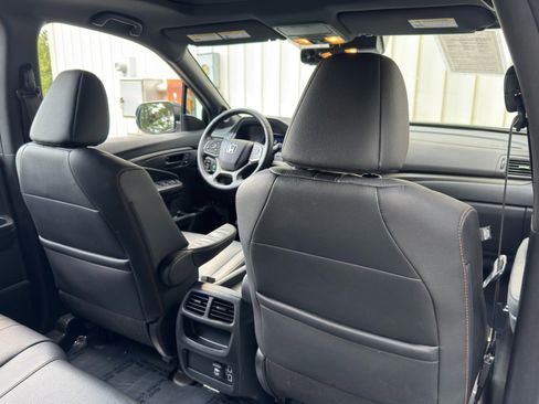 Used 2022 Honda Passport TrailSport image 38
