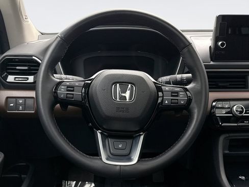 Used 2025 Honda Pilot Elite image 12