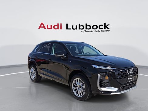 New 2026 Audi Q3 quattro 2.0T image 2