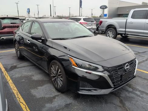 Used 2025 Nissan Altima 2.5 SV image 5