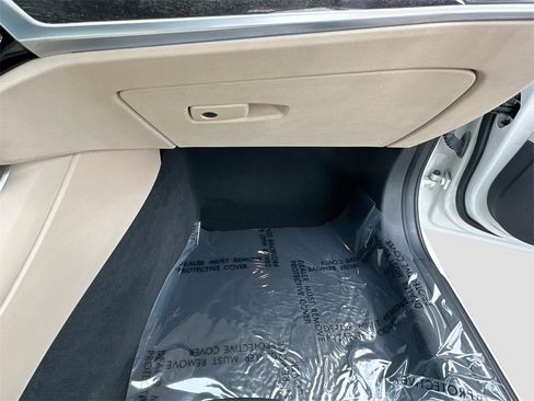 Used 2023 BMW 330i Sedan w/ Premium Package image 30