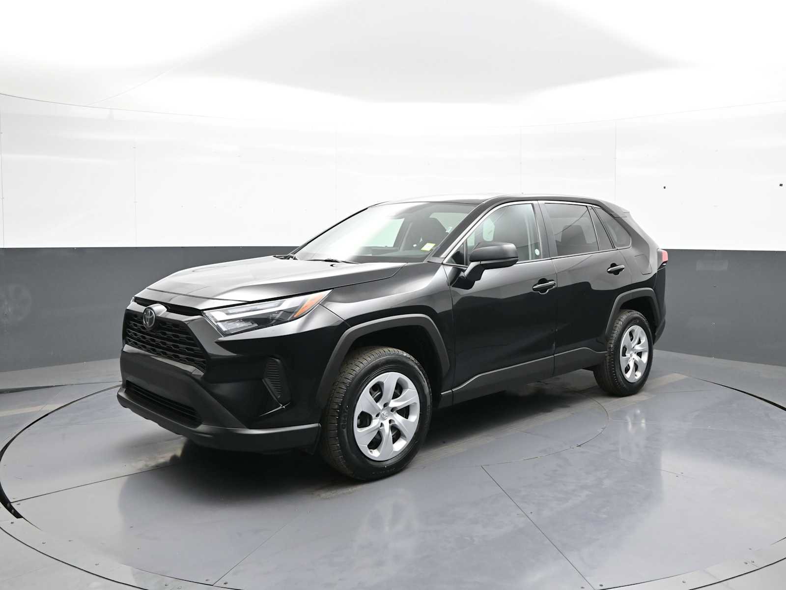 Used 2025 Toyota RAV4 LE FWD image 1