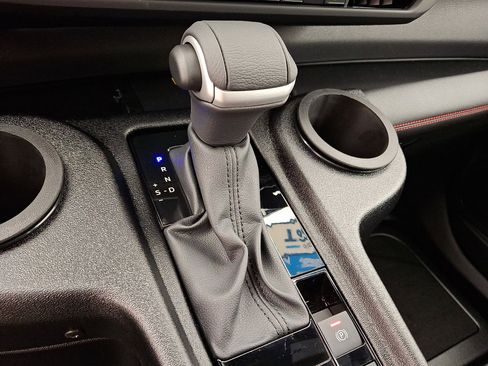 Used 2025 Toyota Sienna XSE image 12