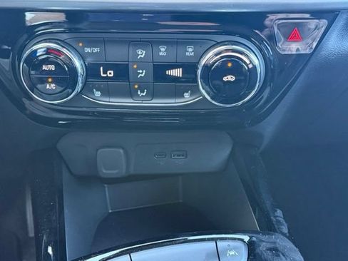 Used 2026 Chevrolet Trax LT w/ Midnight Edition FWD image 25
