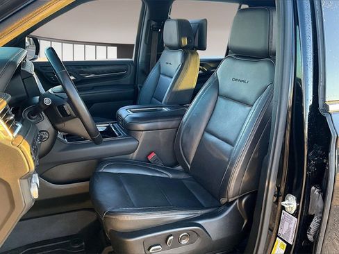 Used 2021 GMC Yukon Denali w/ Denali Premium Package image 25