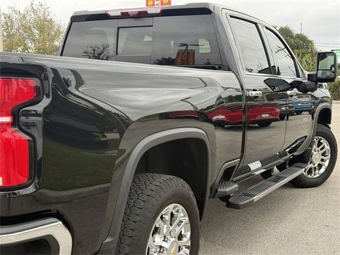 Used 2024 Chevrolet Silverado 2500 LTZ w/ LTZ Plus Package image 10