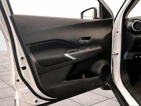 Used 2022 Nissan Kicks SV FWD image 22