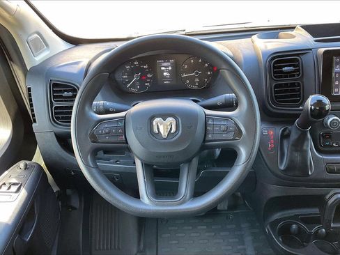 Used 2025 RAM ProMaster 2500 w/ Convenience Group FWD image 9