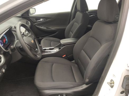 Used 2022 Chevrolet Malibu LT FWD image 17