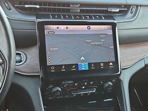 Used 2022 Jeep Grand Cherokee Summit w/ Luxury Tech Group V image 45