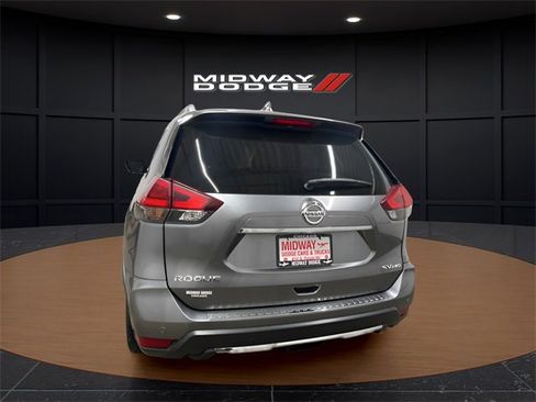 Used 2019 Nissan Rogue SV w/ Sun & Sound Touring Package image 6