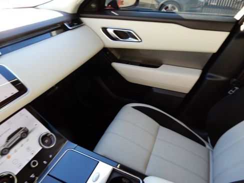 Used 2019 Land Rover Range Rover Velar S AWD/4WD image 17