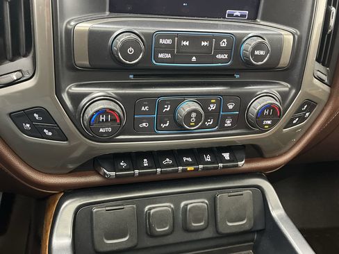 Used 2016 Chevrolet Silverado 2500 High Country w/ Duramax Plus Package image 21