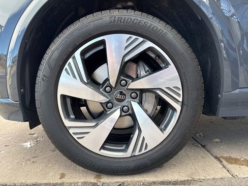 Used 2025 Audi Q6 e-tron Premium Plus w/ Premium Plus image 27
