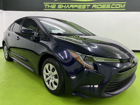 Used 2023 Toyota Corolla LE image 2