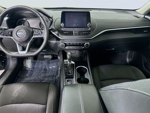 Used 2022 Nissan Altima 2.5 SV w/ SV Premium Package image 17