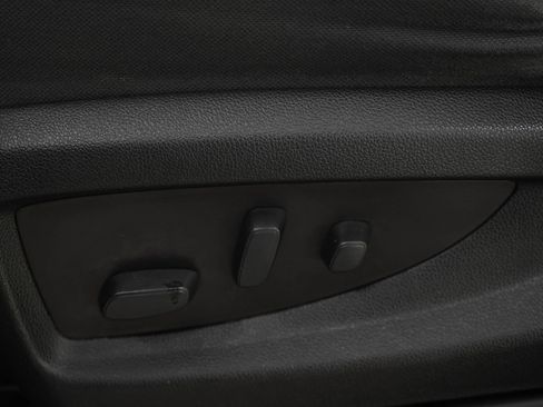 Used 2018 Chevrolet Silverado 1500 LT w/ All Star Edition AWD/4WD image 23
