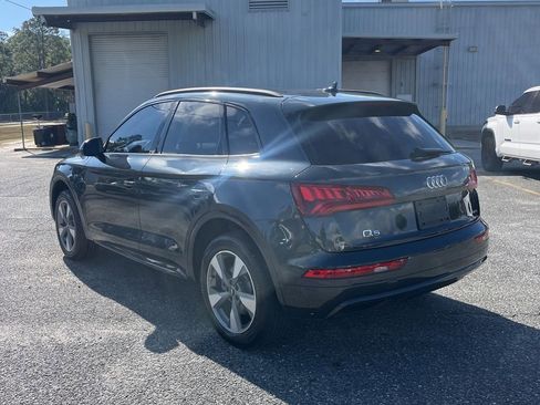 Used 2020 Audi Q5 2.0T Premium w/ Titanium Sport Package image 6
