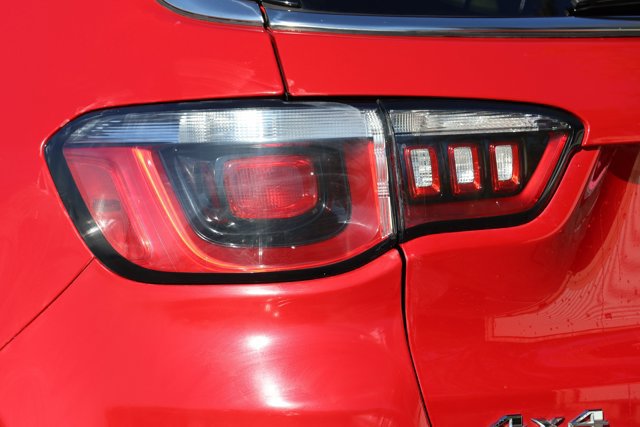 Used 2018 Jeep Compass Latitude w/ Popular Equipment Group AWD/4WD image 11