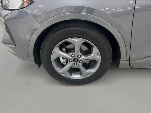 Used 2023 Ford Escape ST-Line FWD image 9