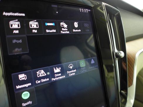 Used 2020 Volvo S60 T5 Momentum image 26