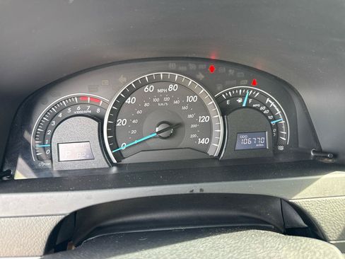 Used 2013 Toyota Camry LE FWD image 35