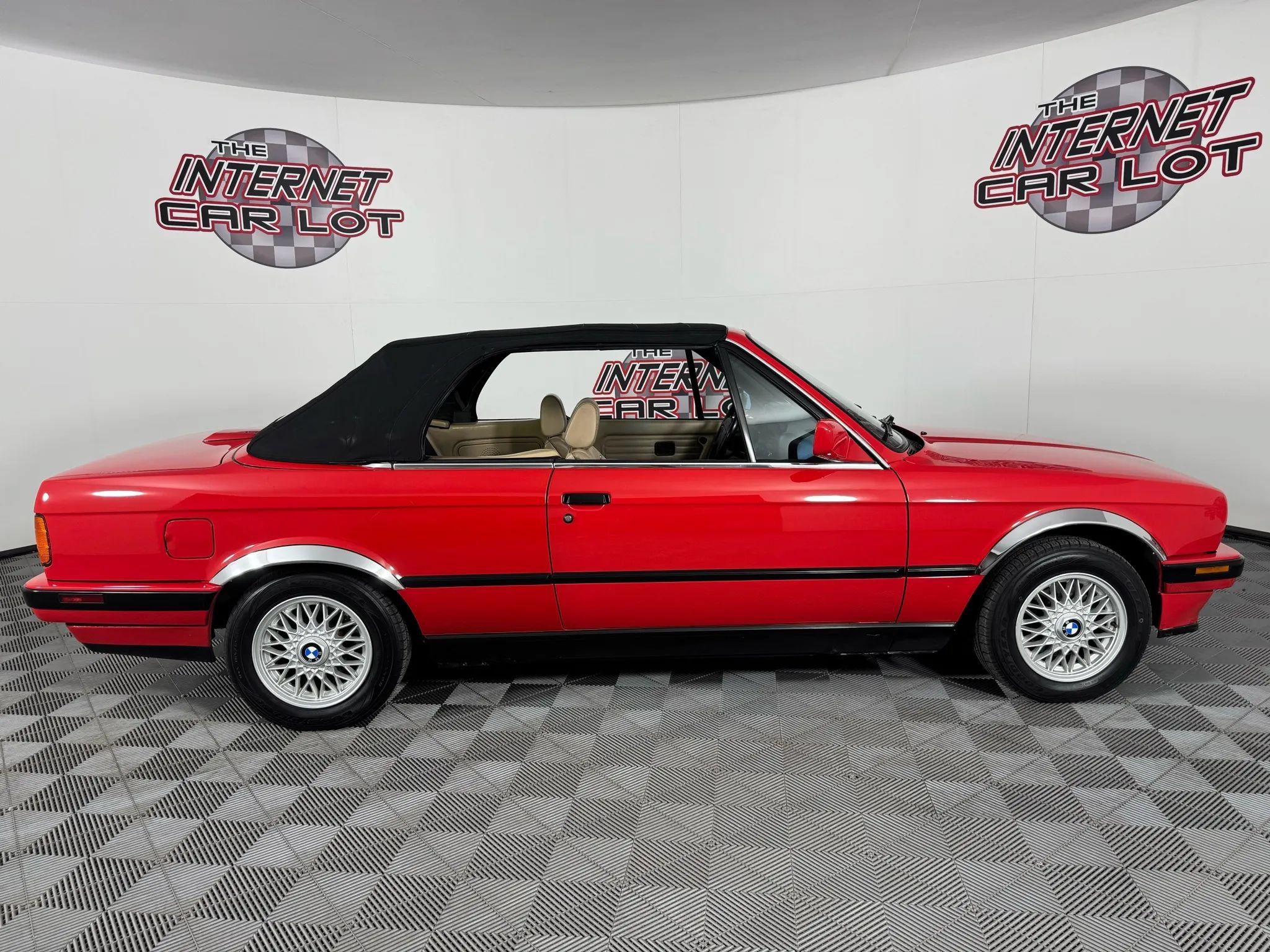 Used 1991 BMW 325i Convertible RWD image 18